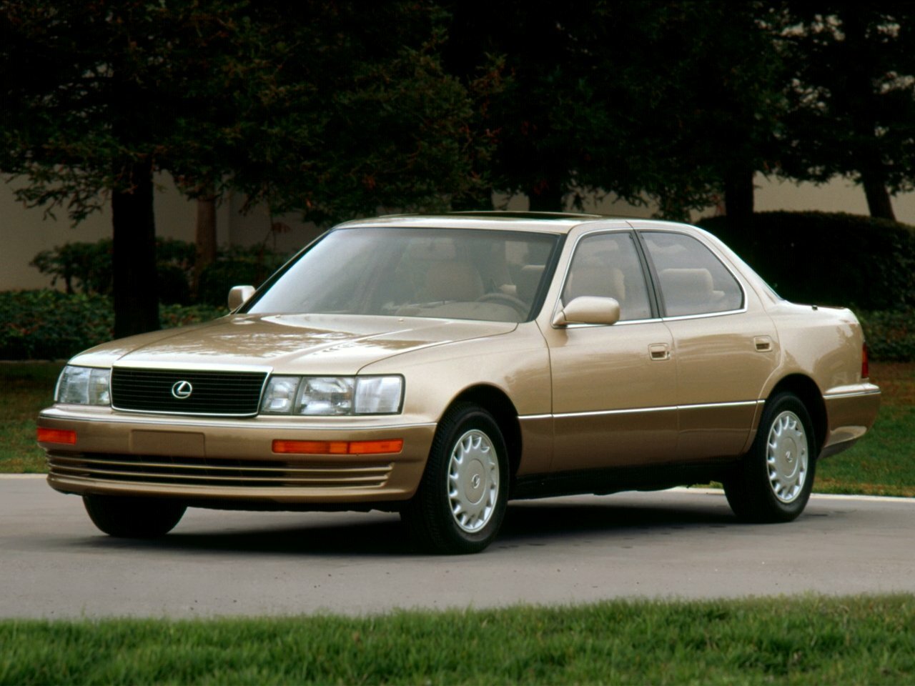 Lexus LS I