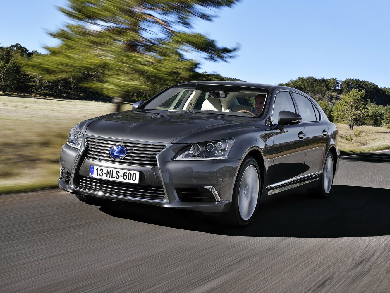 Lexus LS IV Рестайлинг 2, вид сбоку