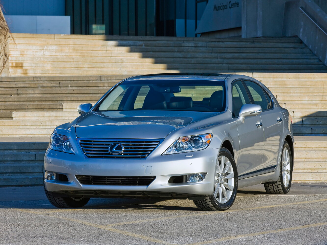 Lexus LS IV Рестайлинг, Седан Long: фото поколения