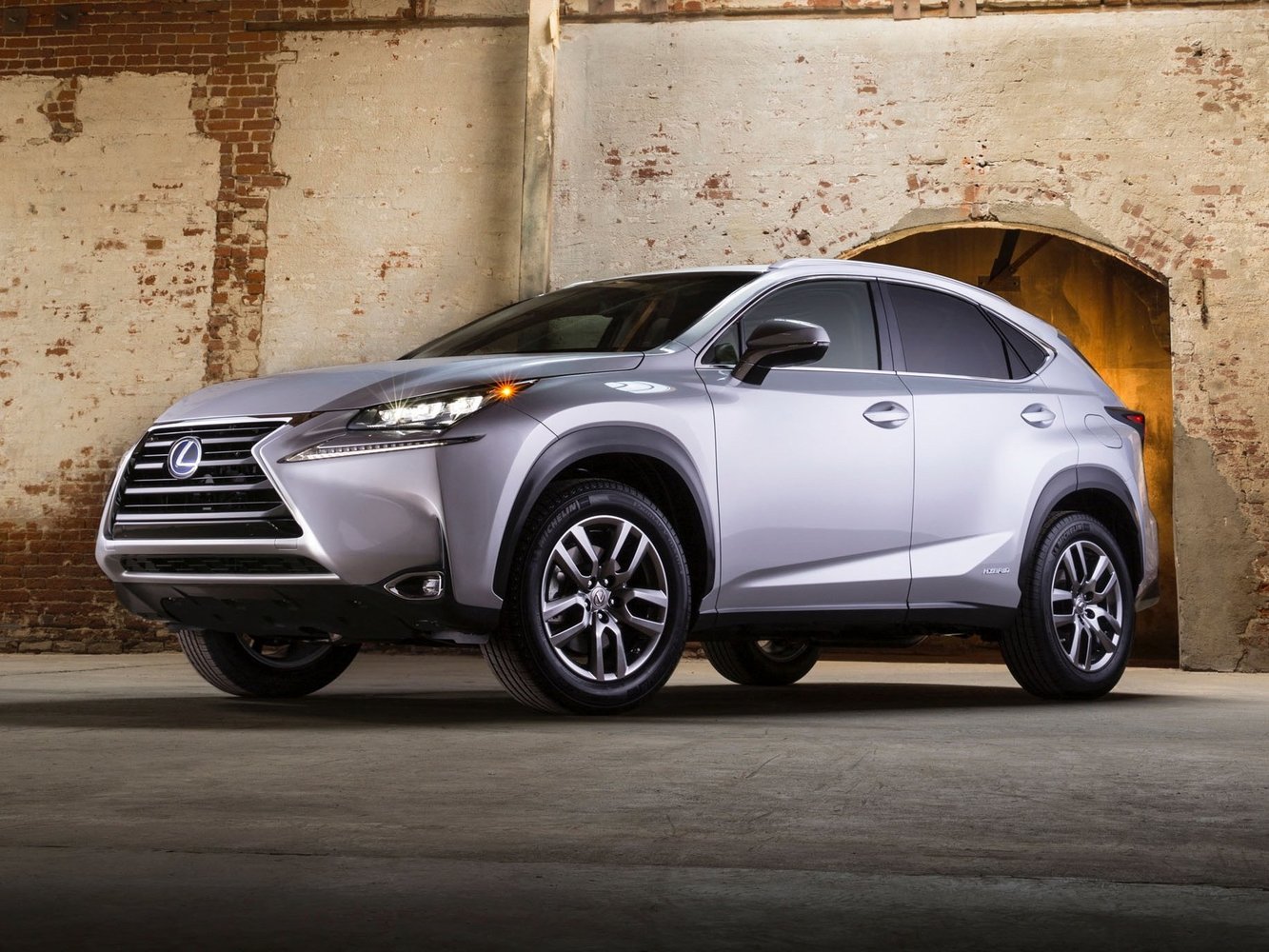 Lexus NX I