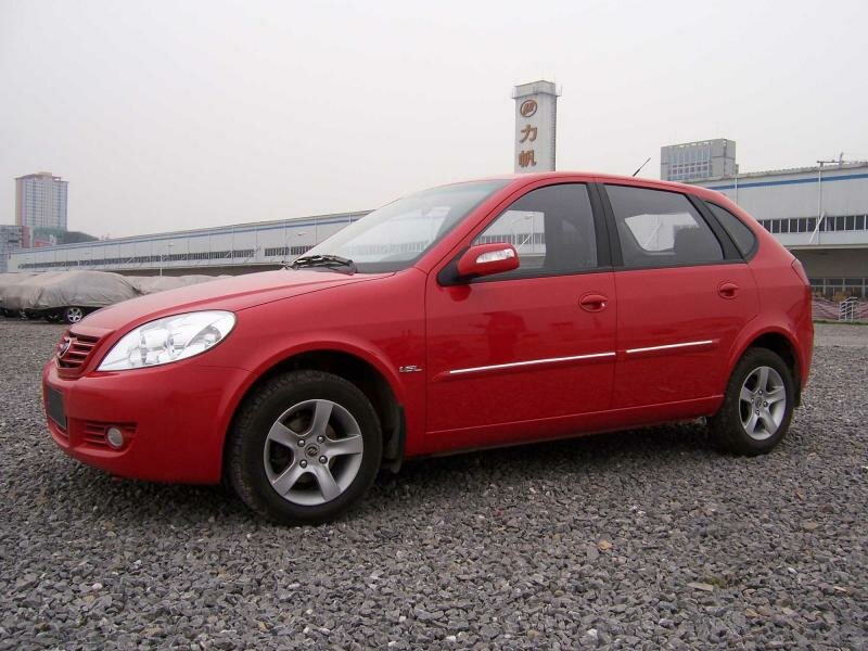 Lifan Breez (520), вид сбоку