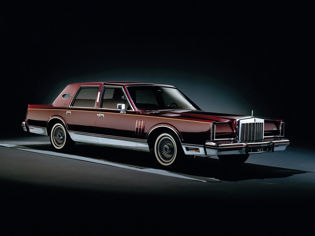 Lincoln Continental Mark VI, Седан: фото поколения
