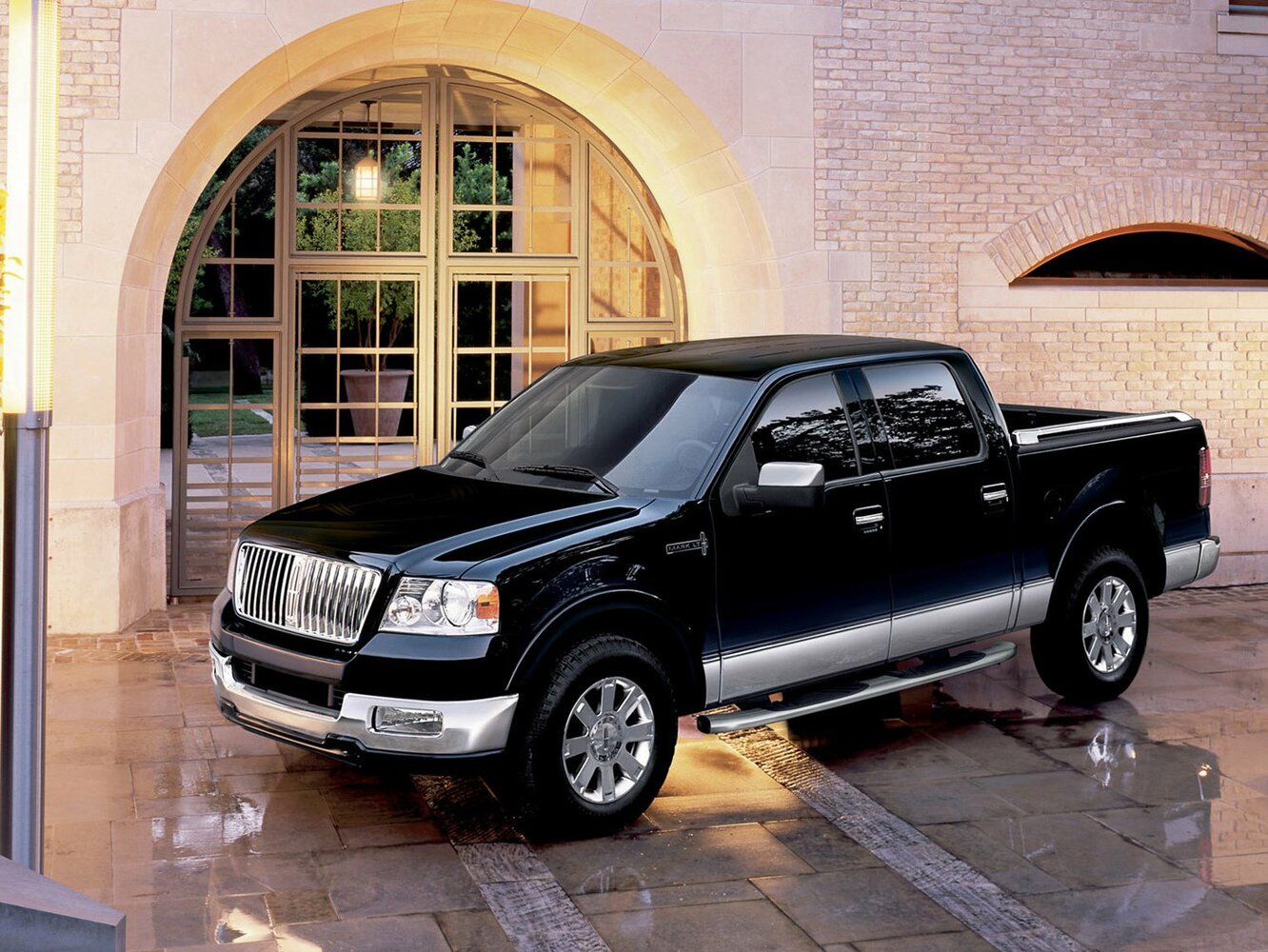 Lincoln Mark LT I