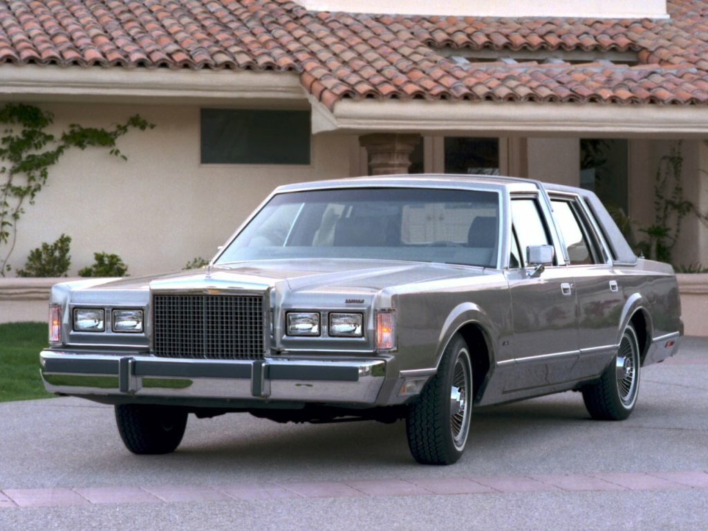 Lincoln Town Car I, вид сбоку