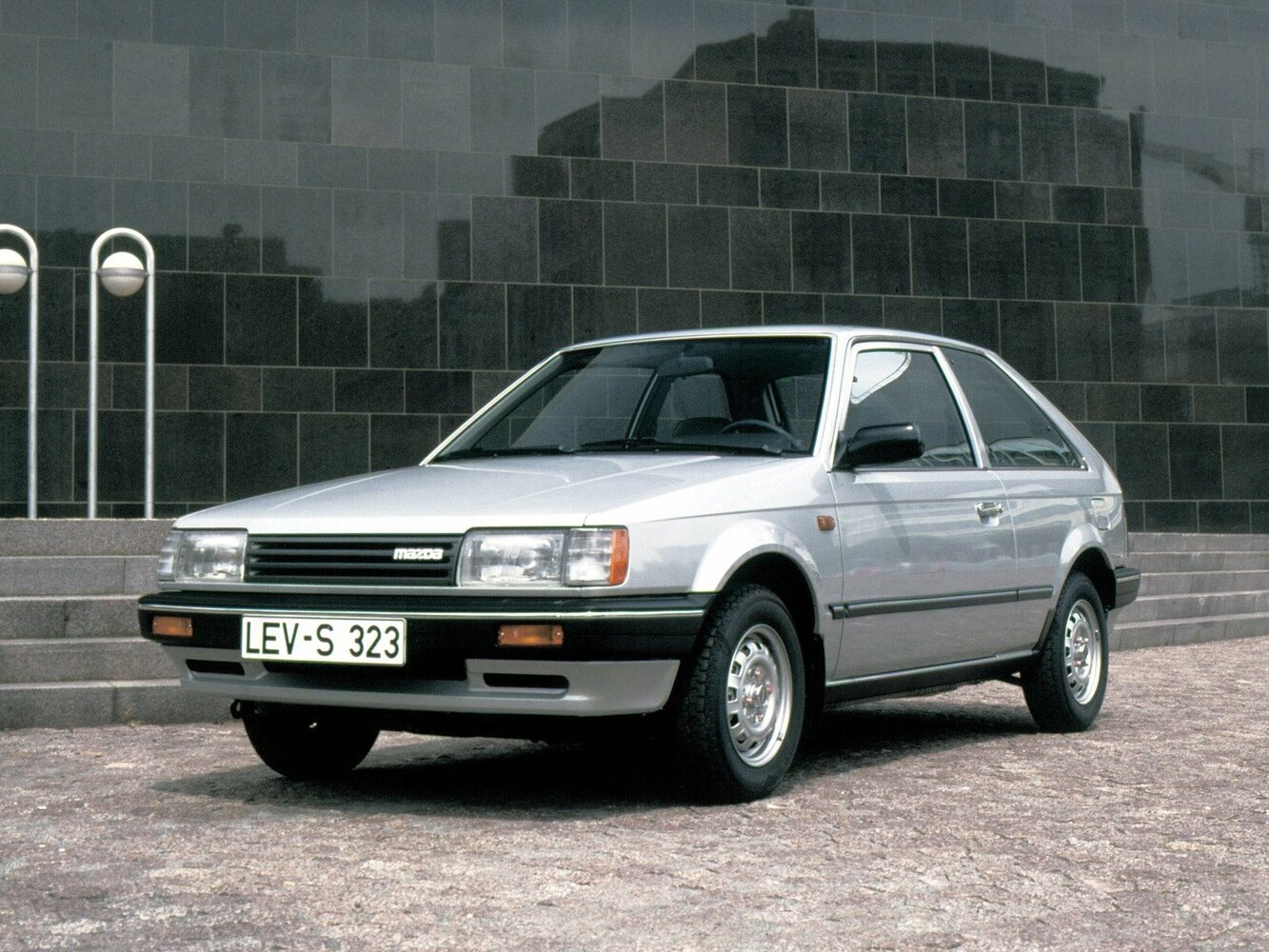 Mazda 323 III (BF), Хэтчбек 3 дв.: фото поколения