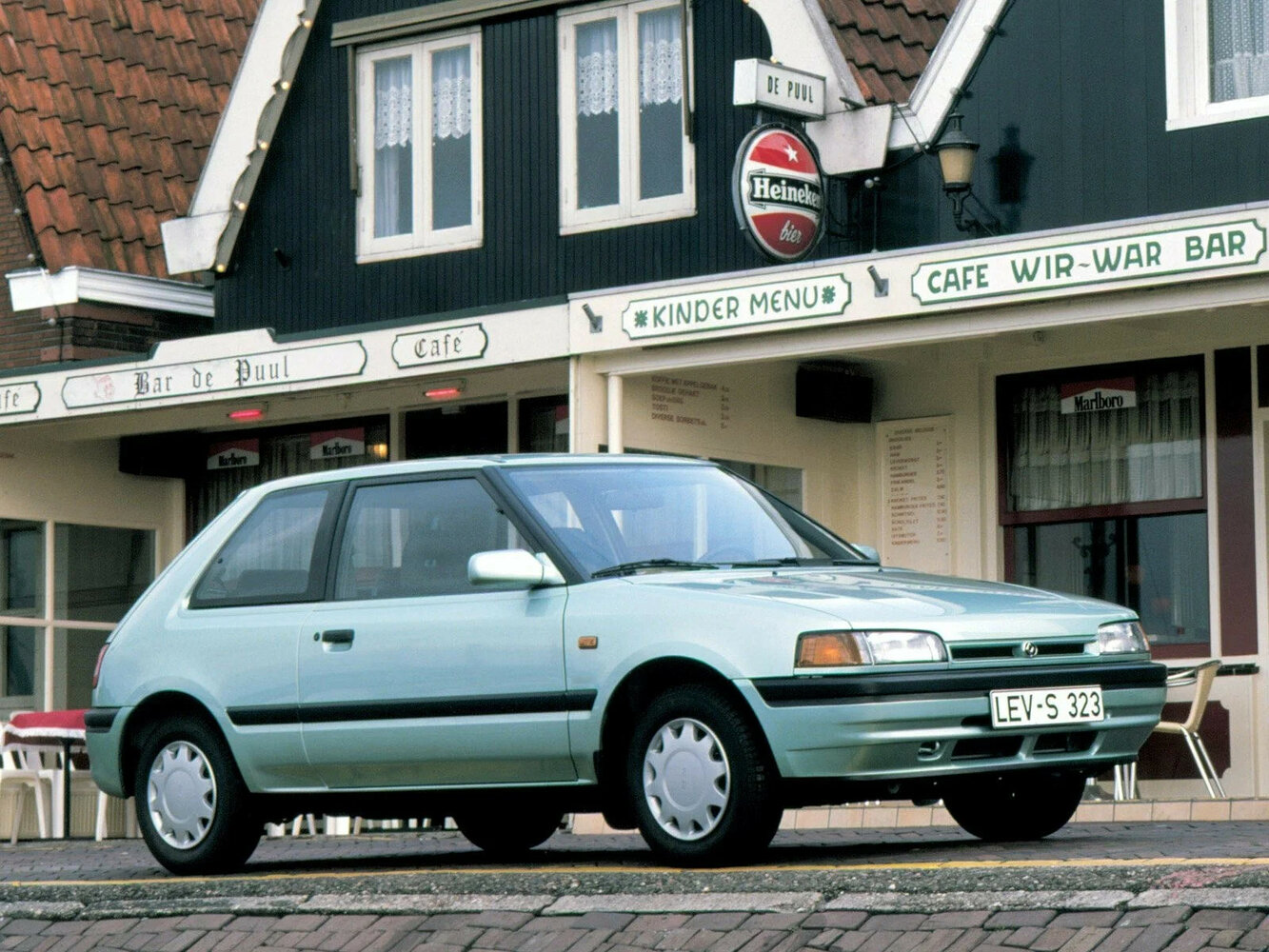 Mazda 323 IV (BG), вид сбоку