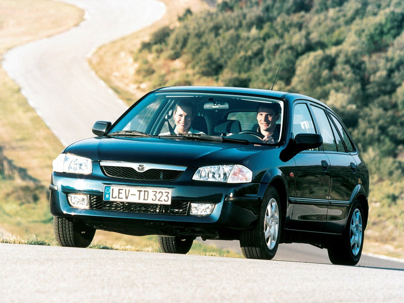 Mazda 323 VI (BJ), Универсал 5 дв.: фото поколения