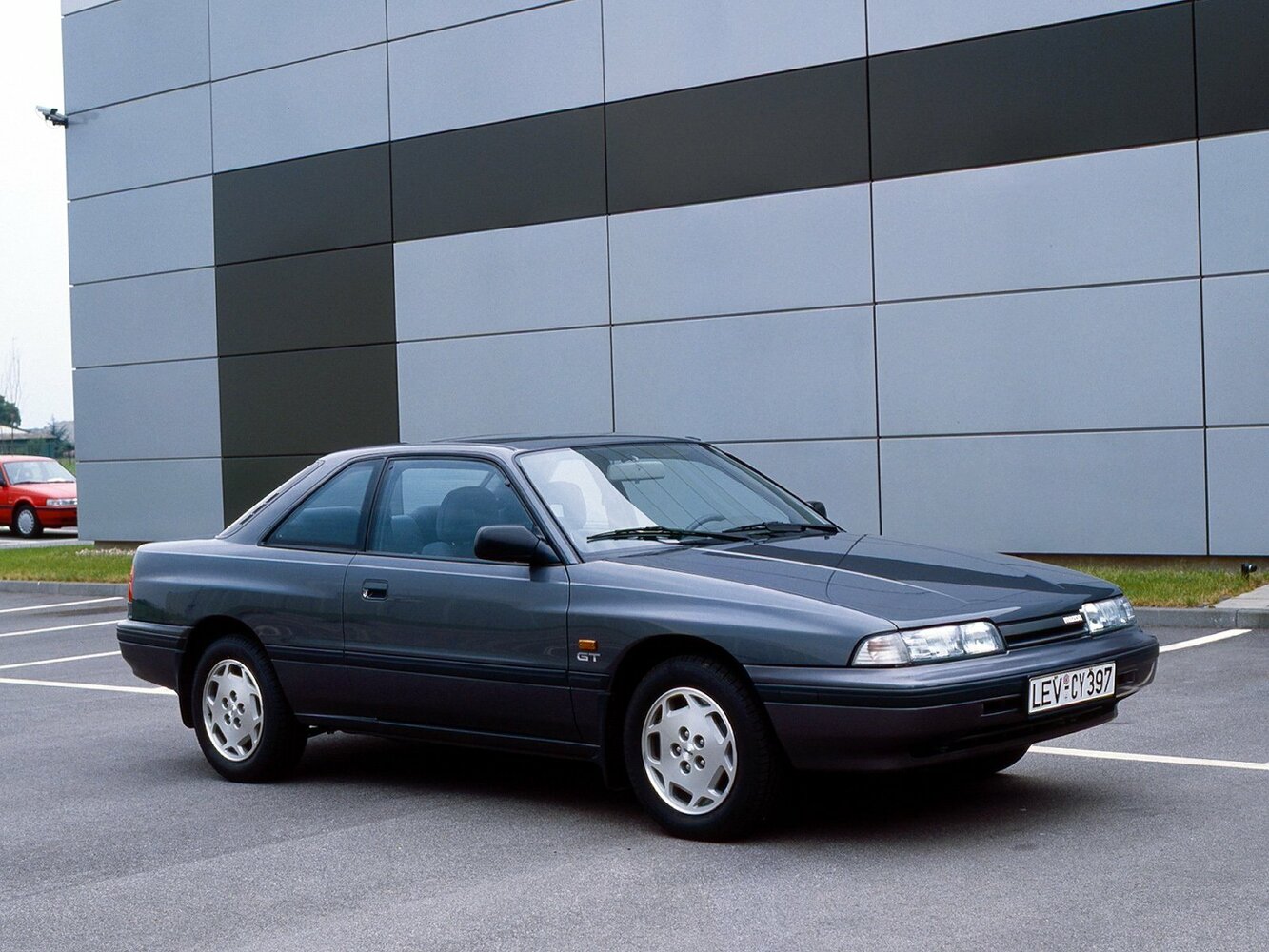 Mazda 626 III (GD), вид сбоку