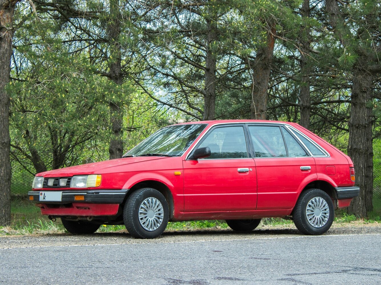 Mazda Familia V (BF), Хэтчбек 5 дв.: фото поколения