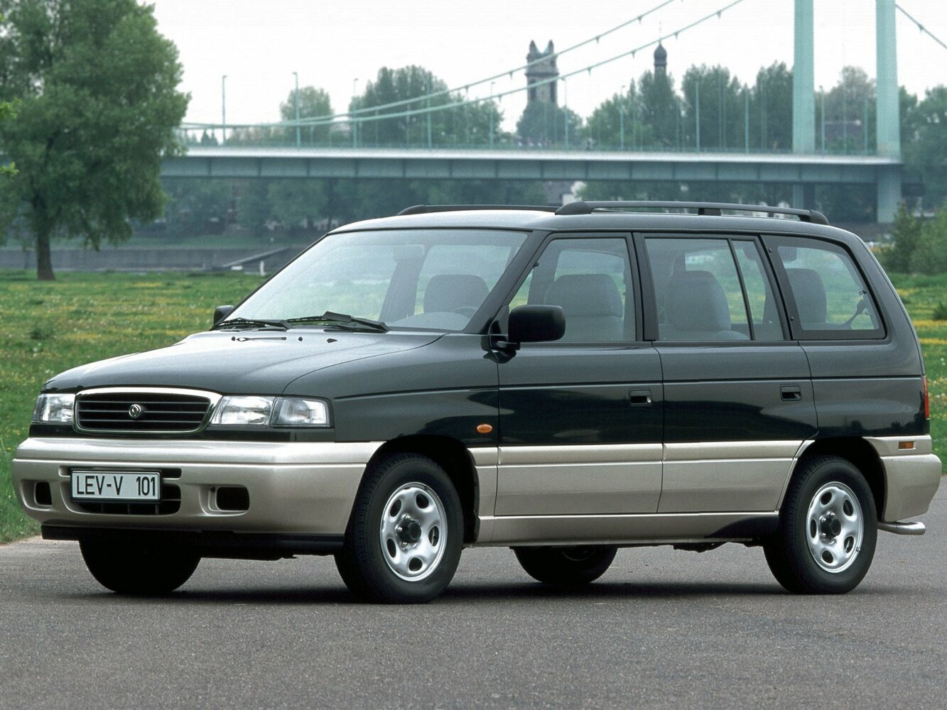Mazda MPV I (LV)