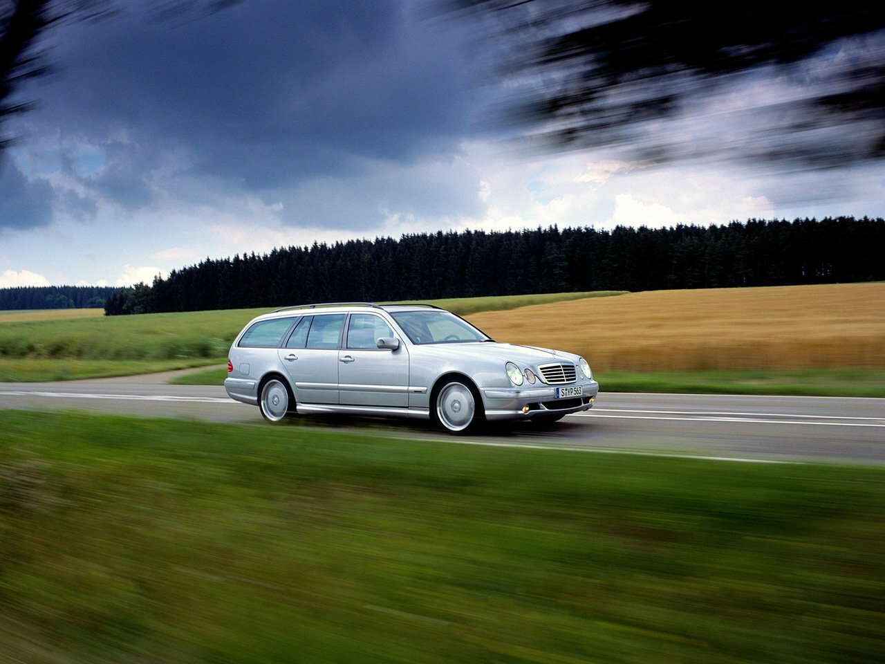 Mercedes-Benz E-Класс AMG II (W210, S210) Рестайлинг, вид сбоку