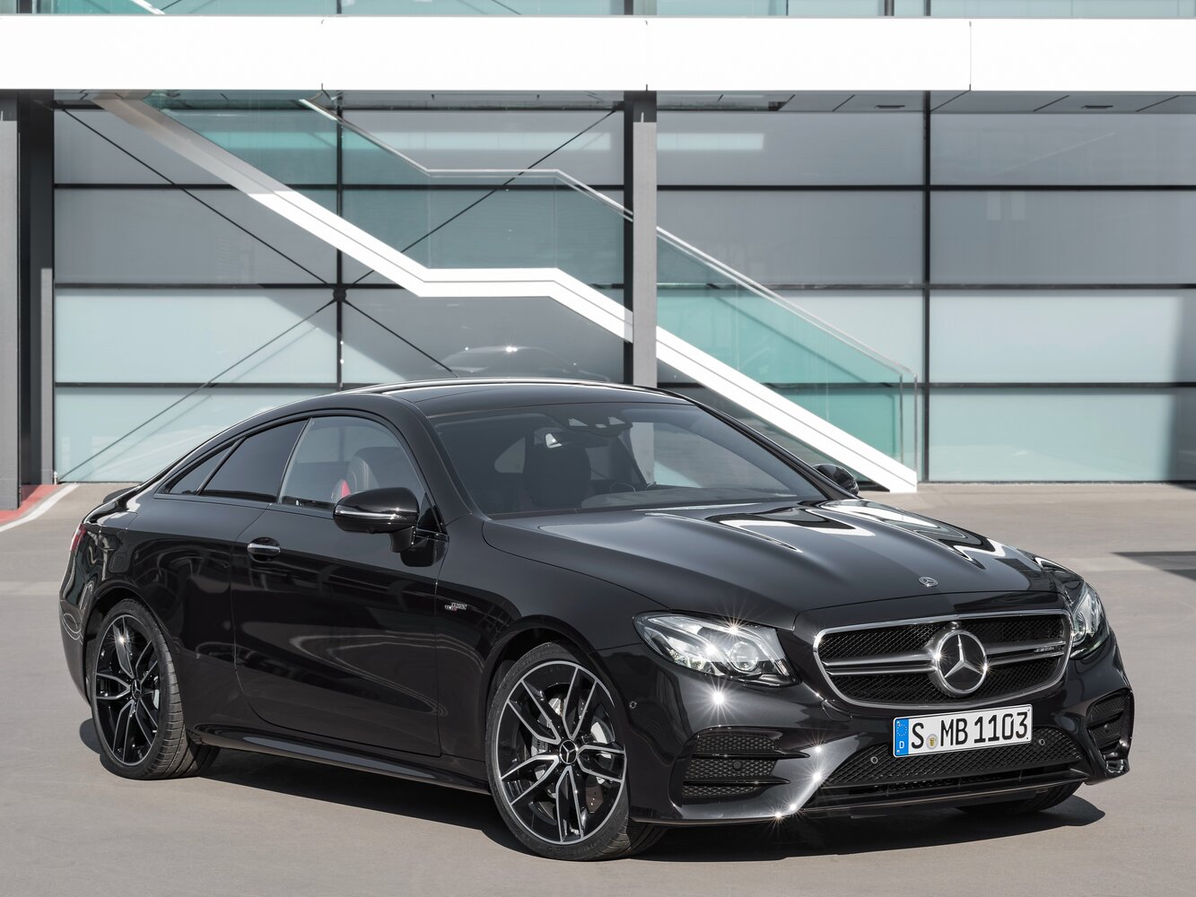 Mercedes-Benz E-Класс AMG V (W213), вид сбоку