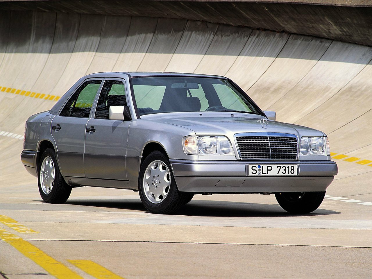 Mercedes-Benz E-Класс I (W124)