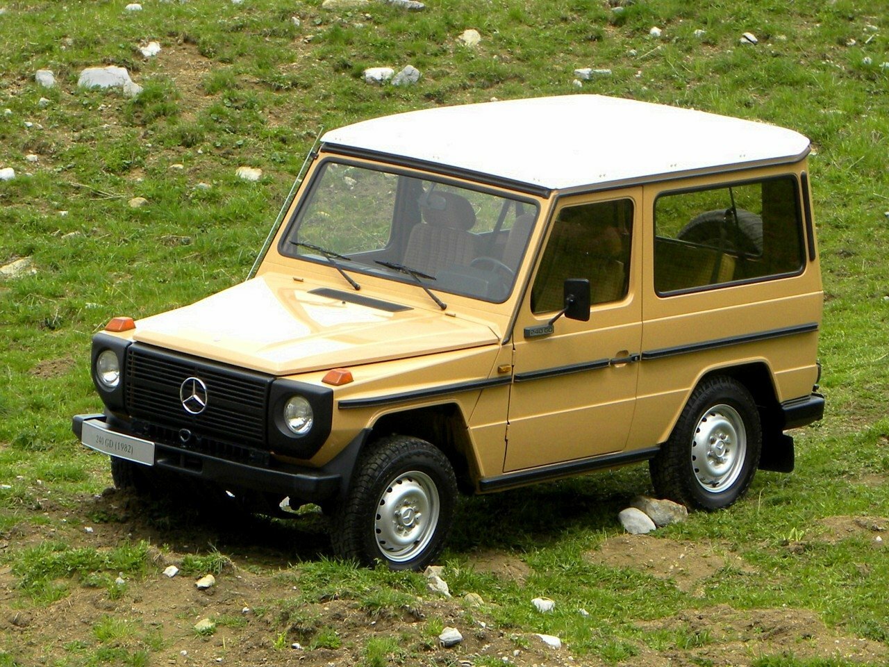 Mercedes-Benz G-Класс I (W460; W461), вид сбоку