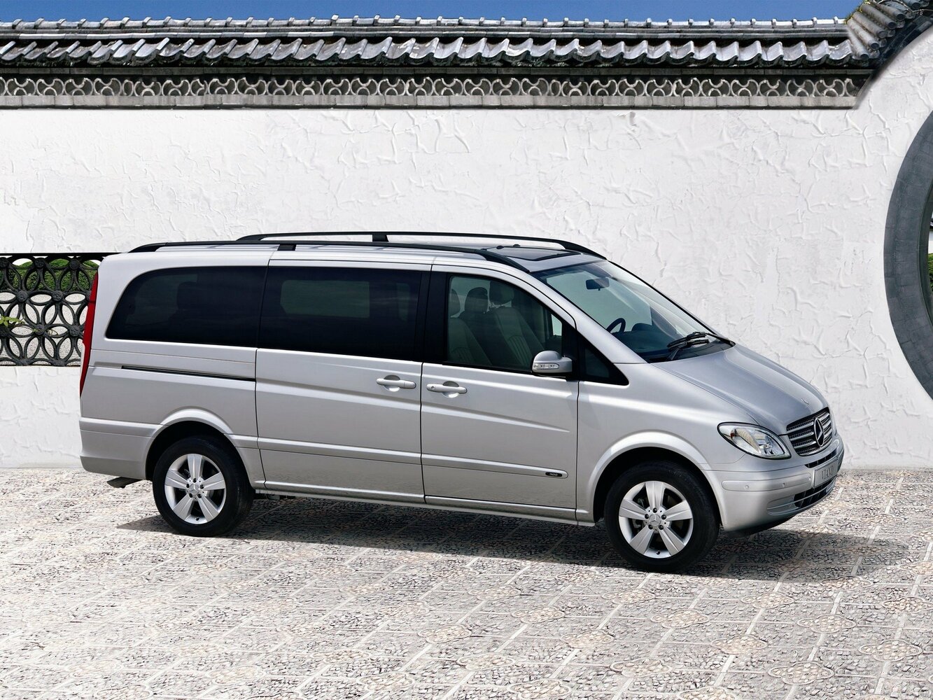 Mercedes-Benz Viano I (W639), вид сбоку