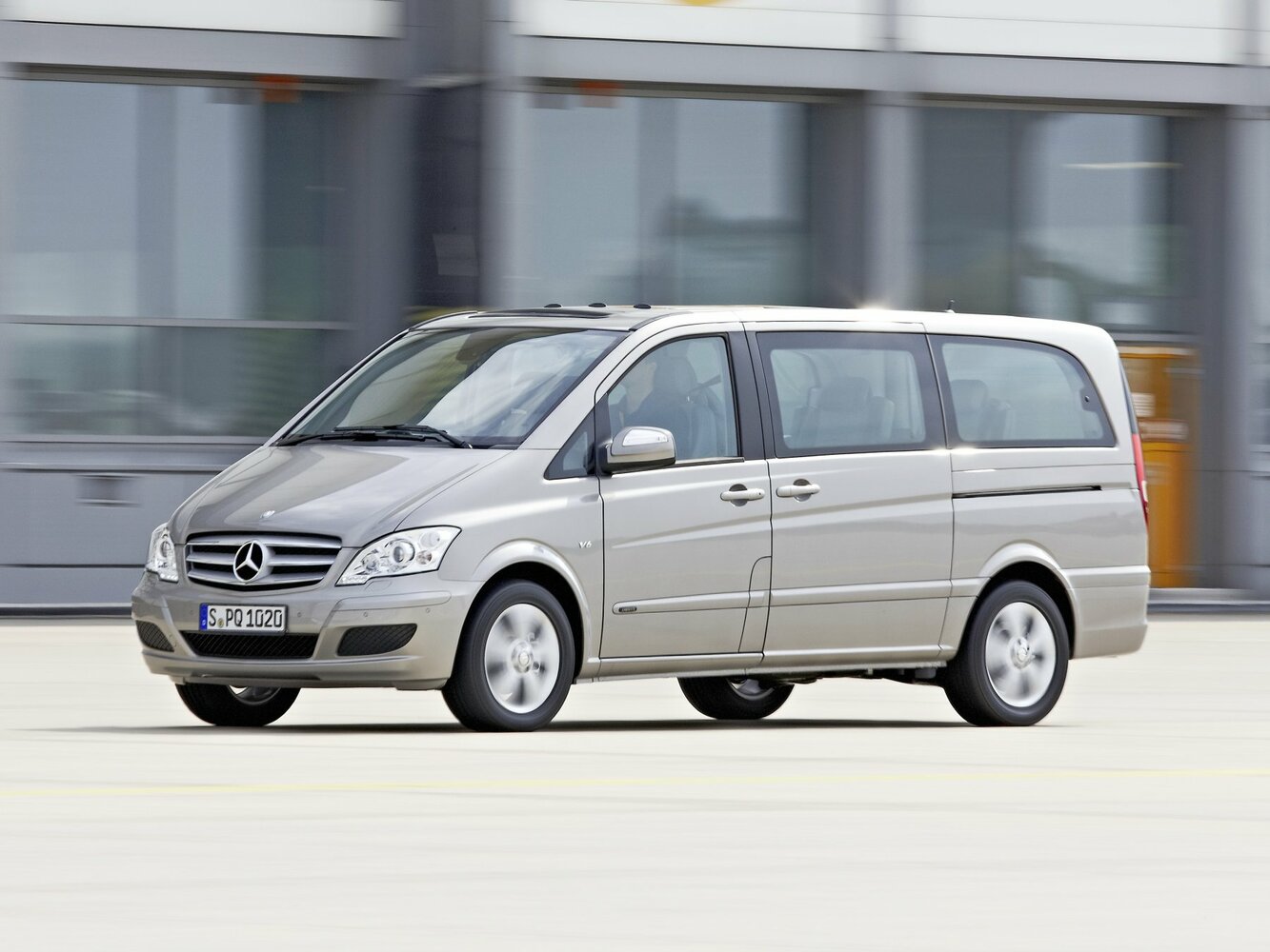 Mercedes-Benz Viano I (W639) Рестайлинг, вид сбоку