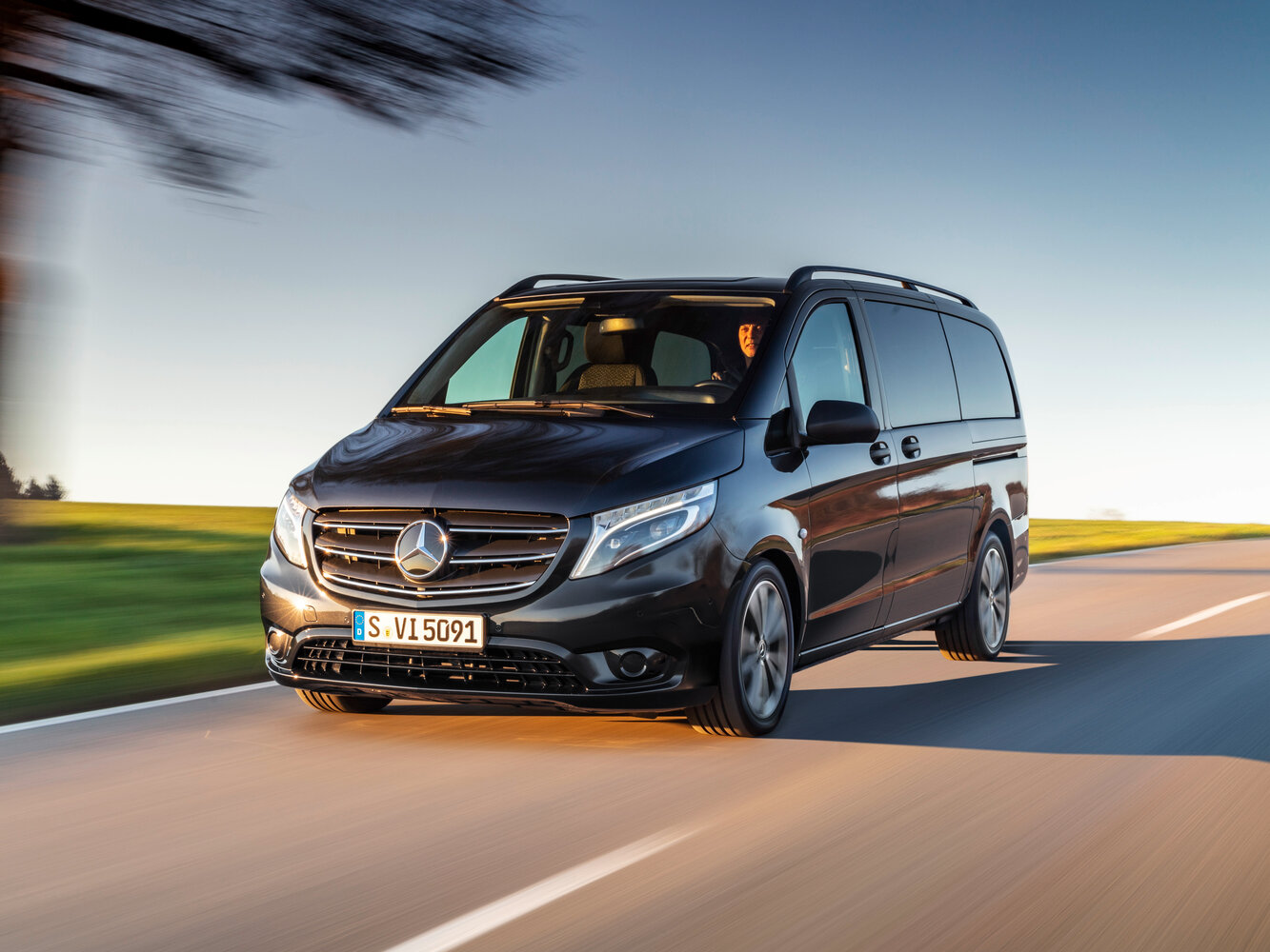 Mercedes-Benz Vito III (W447) Рестайлинг, Минивэн L1: фото поколения