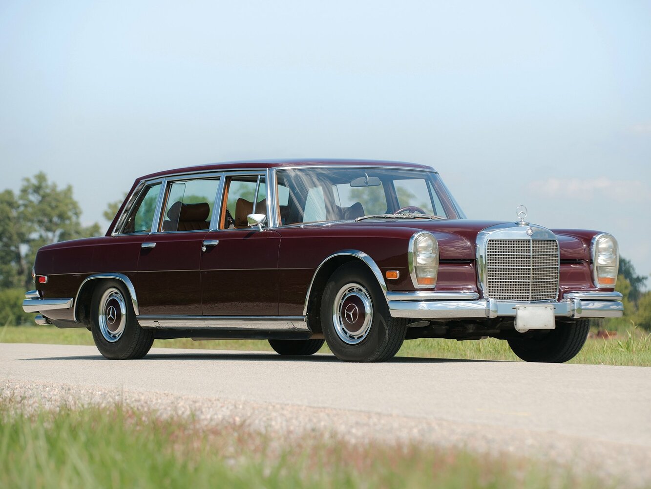 Mercedes-Benz W100, вид сбоку