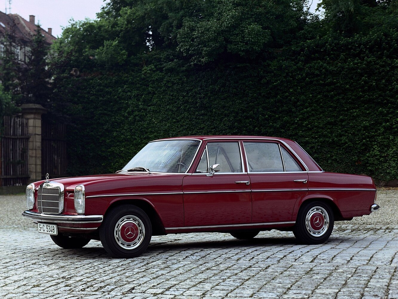 Mercedes-Benz W115