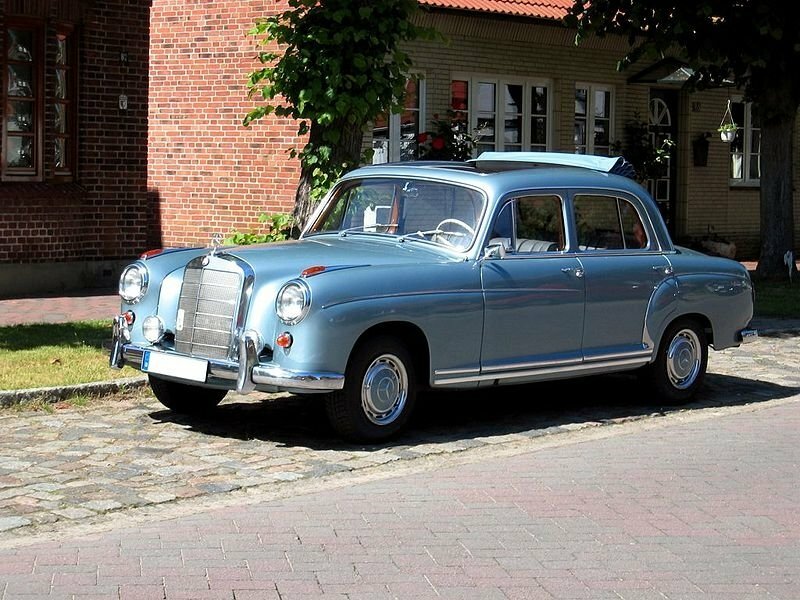 Mercedes-Benz W128, вид сбоку