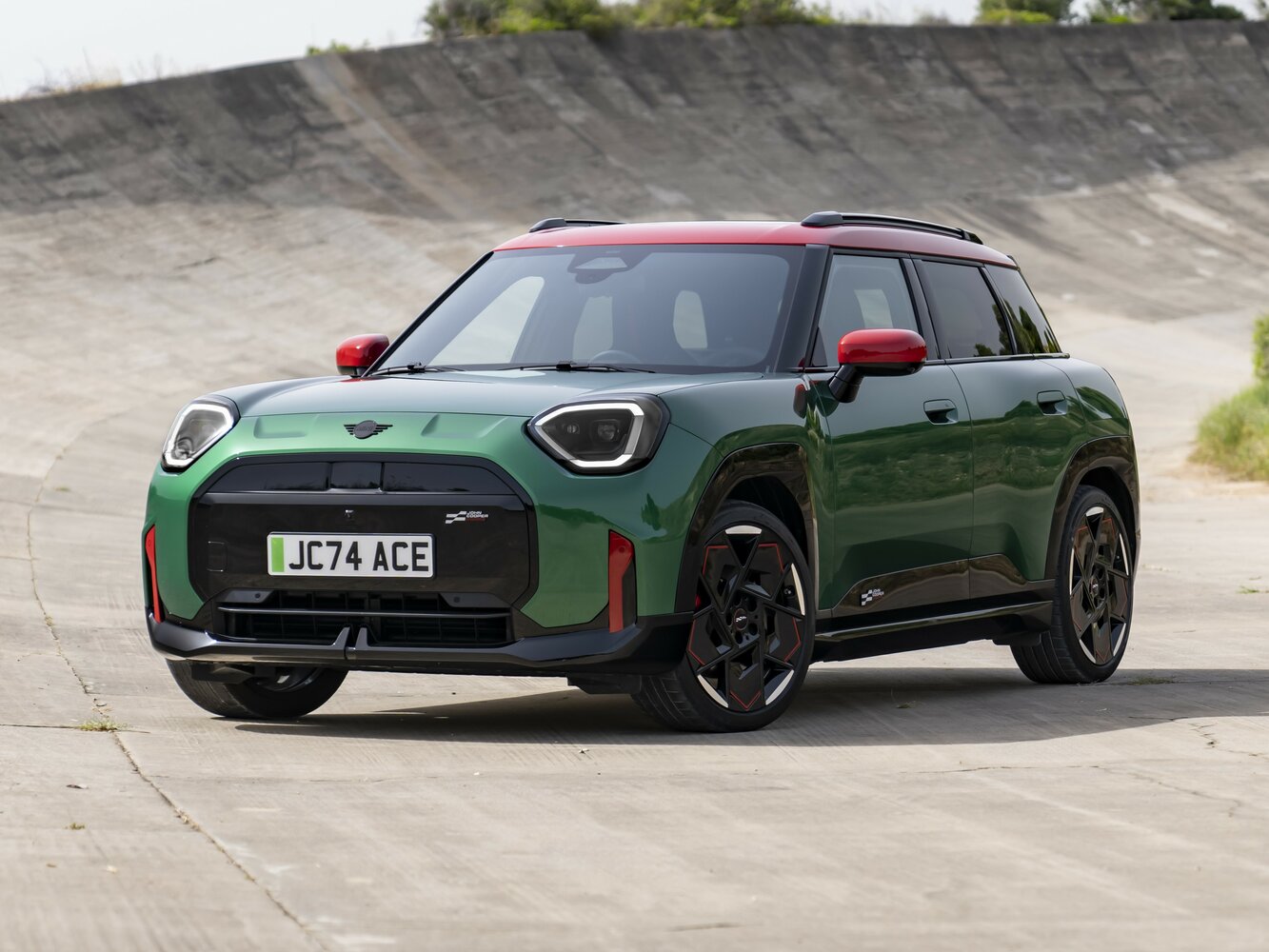 Mini Aceman, Внедорожник 5 дв. JCW: фото поколения