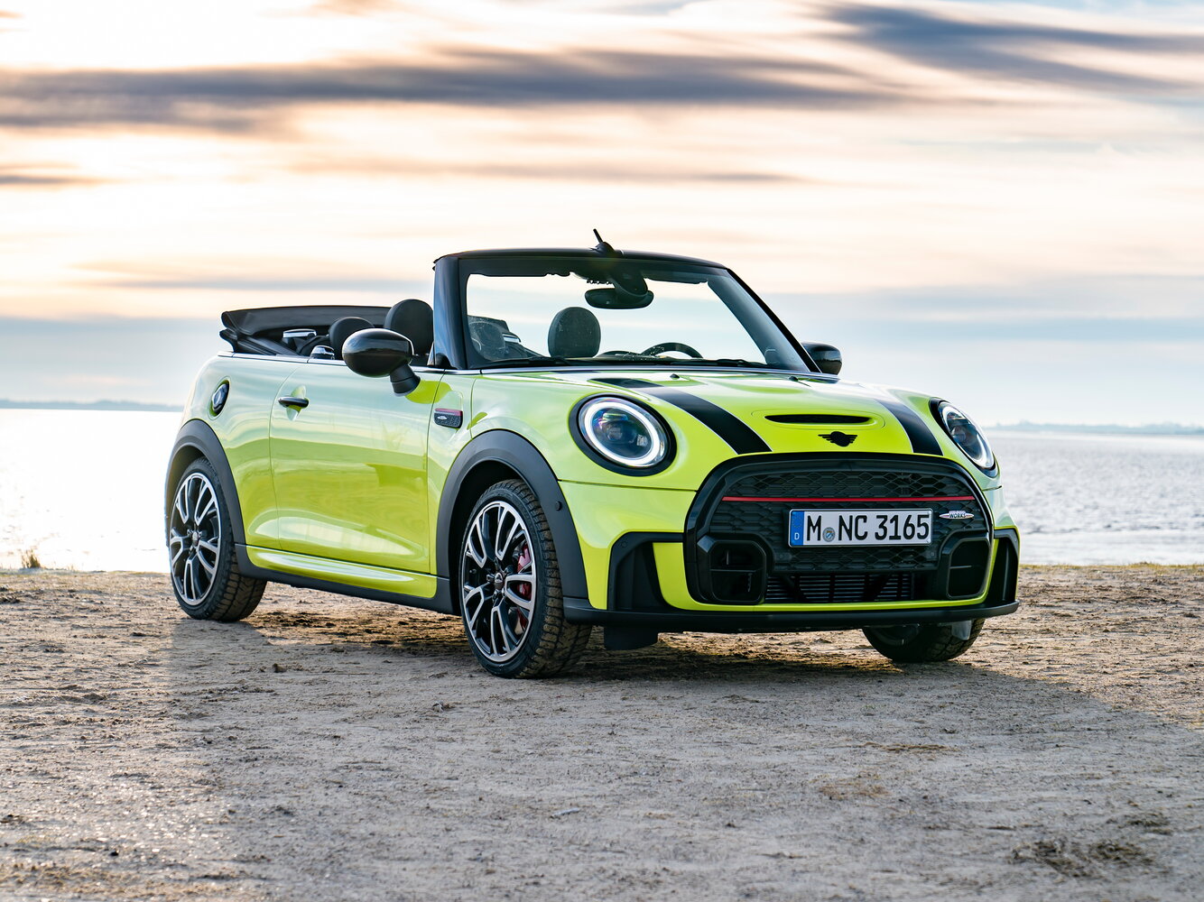 Mini Cabrio III Рестайлинг 2, вид сбоку