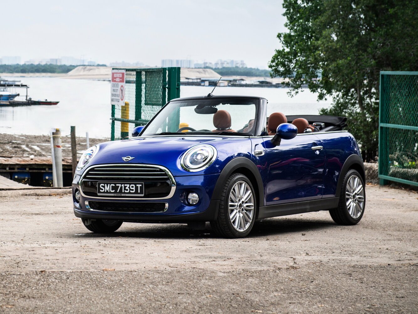 Mini Cabrio III Рестайлинг, Кабриолет: фото поколения