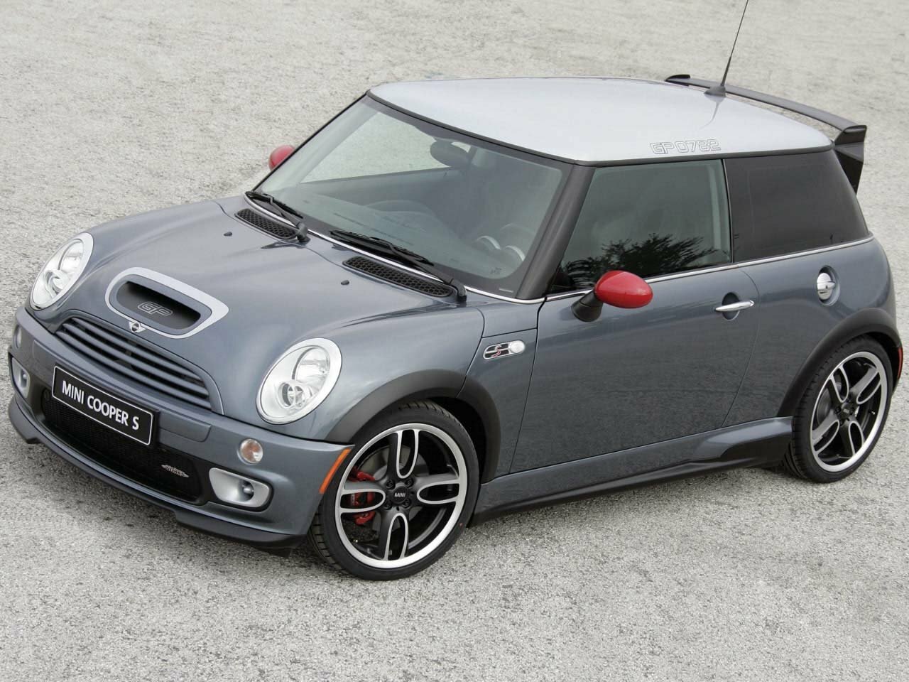 Mini Hatch I (R50), Хэтчбек 3 дв. JCW: фото поколения