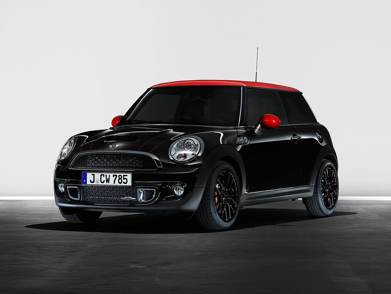 Mini Hatch II (R56) Рестайлинг, вид сбоку