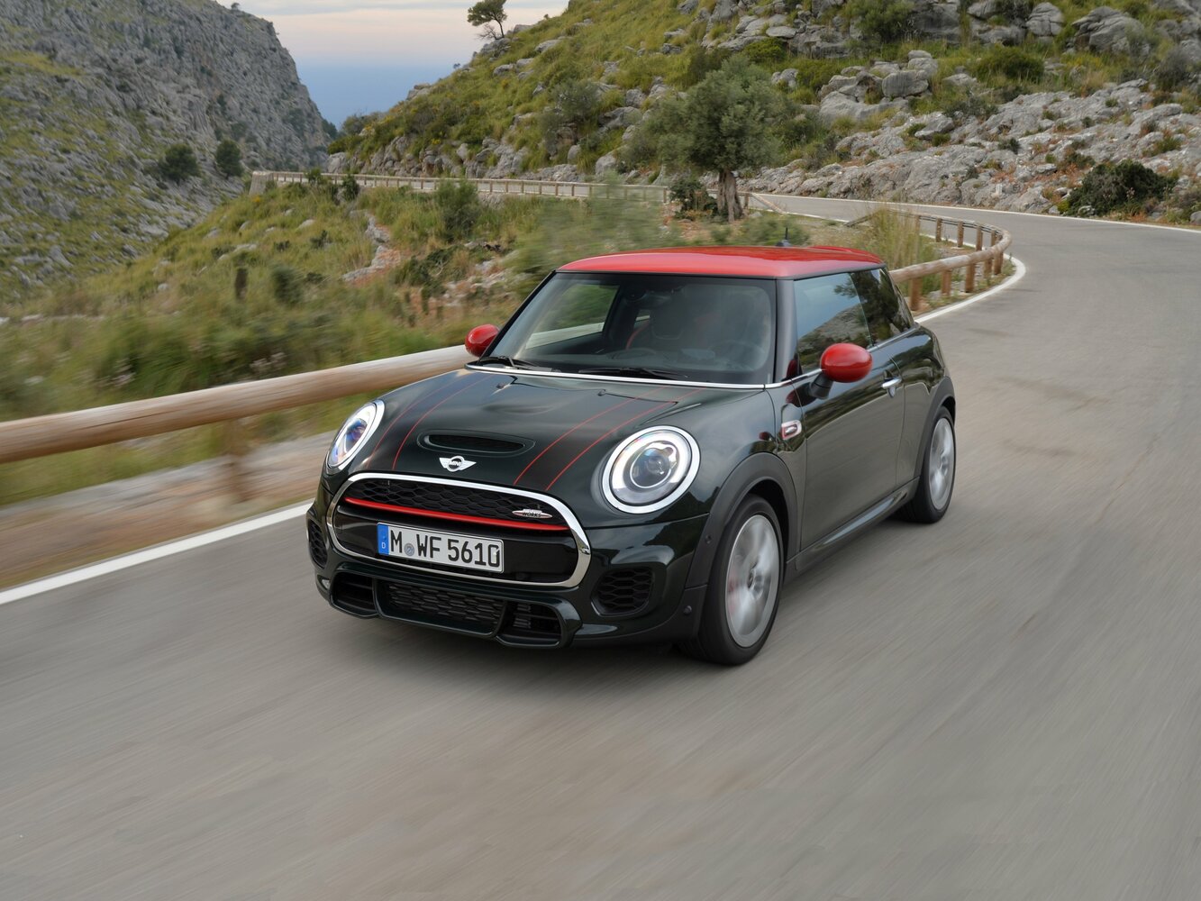 Mini Hatch III (F55/F56), Хэтчбек 3 дв. JCW: фото поколения