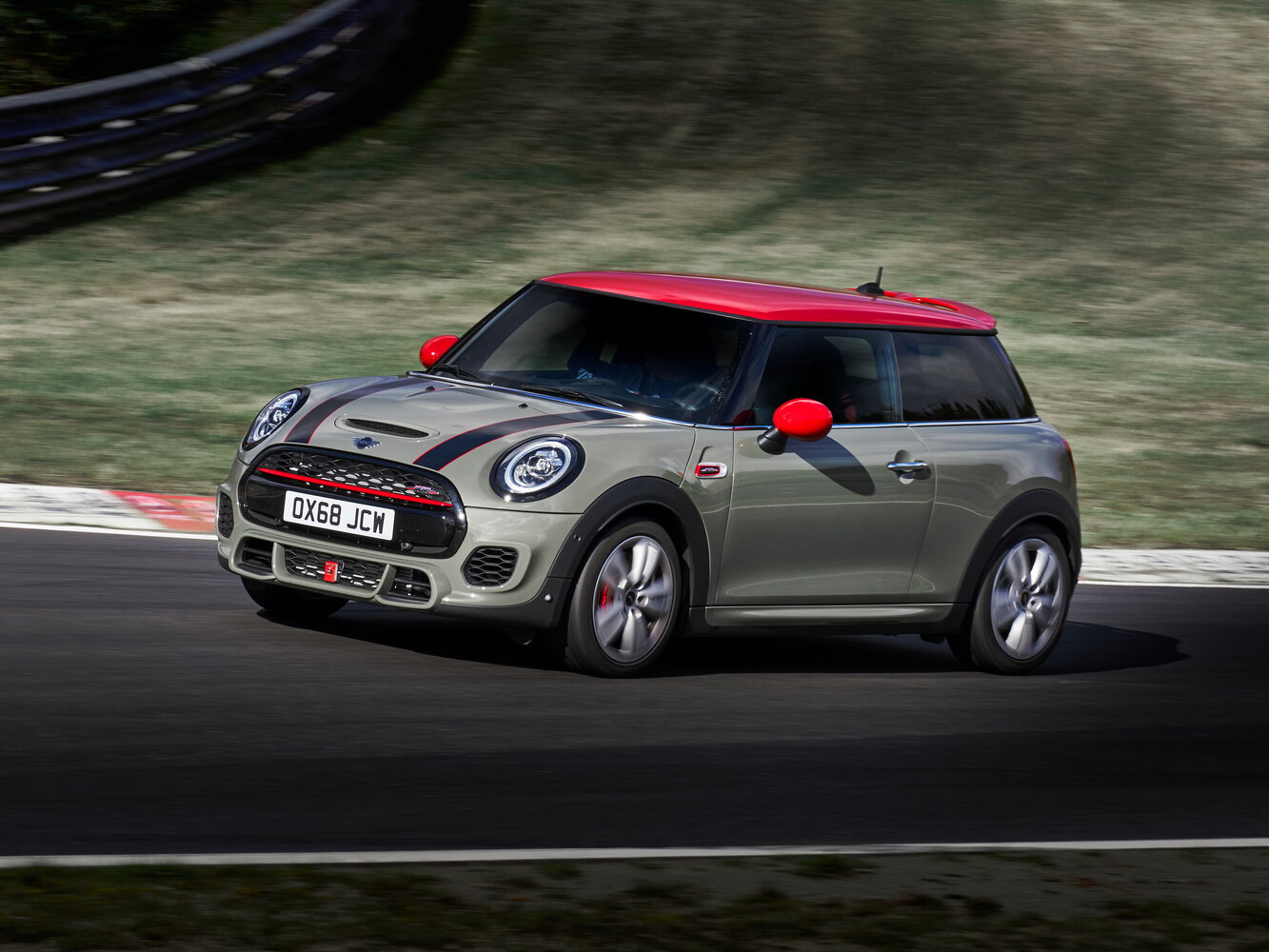 Mini Hatch III (F55/F56) Рестайлинг, Хэтчбек 3 дв. JCW: фото поколения