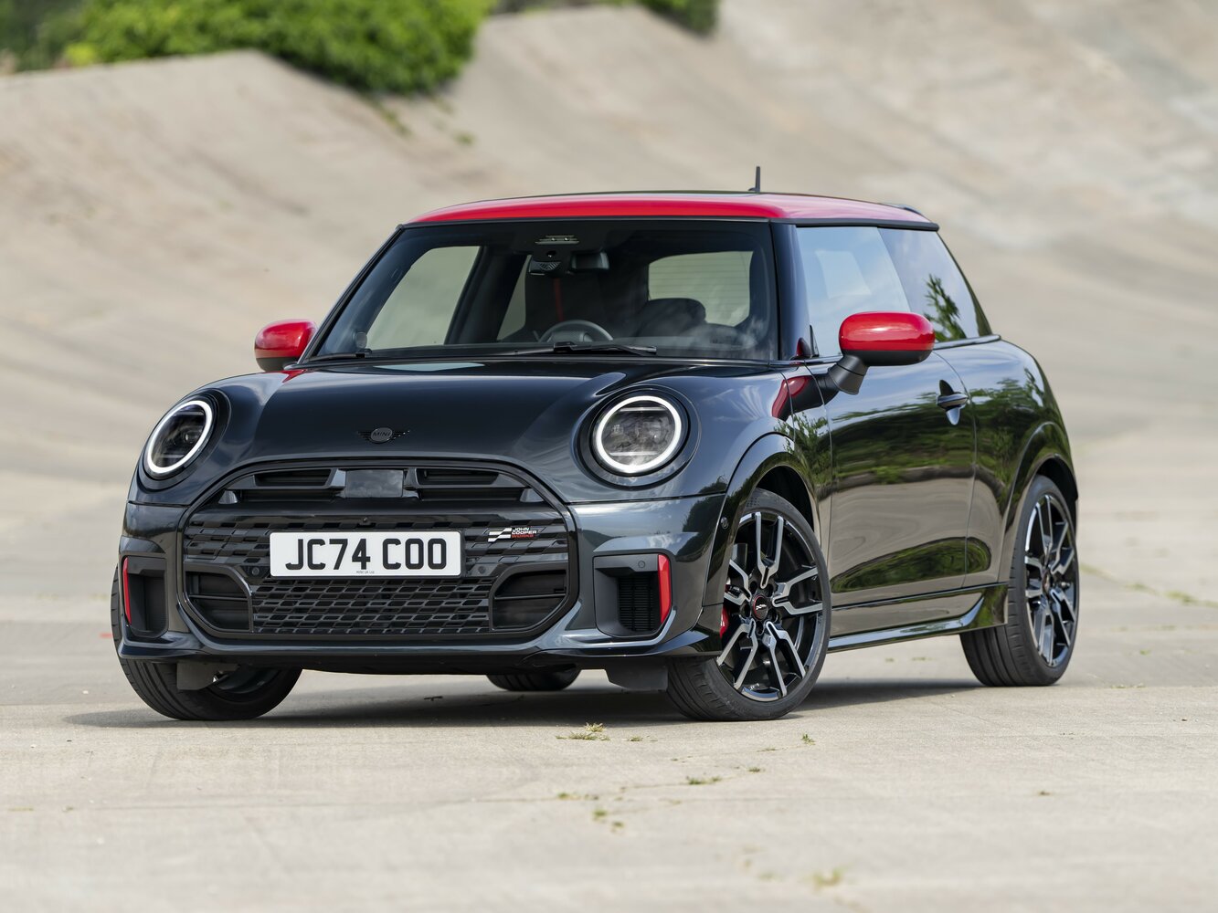 Mini Hatch IV (F65/F66/J01), Хэтчбек 3 дв. JCW: фото поколения
