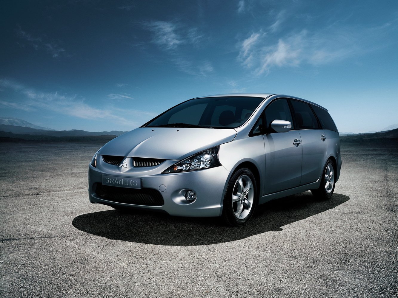 Mitsubishi Grandis, фото