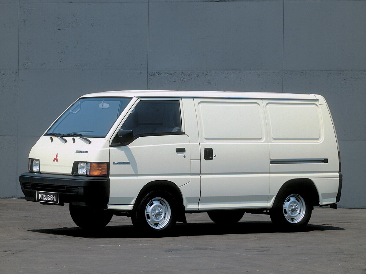 Mitsubishi L300 II, вид сбоку