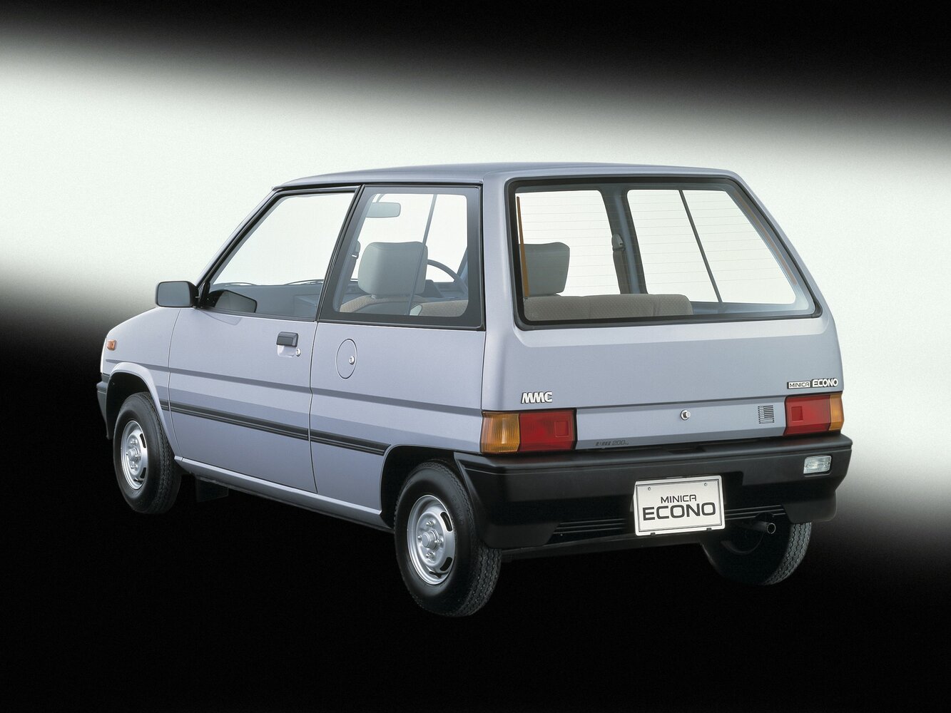Mitsubishi Minica V, вид сбоку