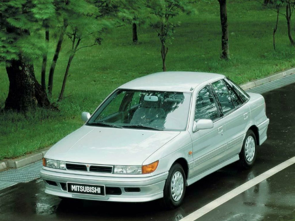 Mitsubishi Mirage III, вид сбоку