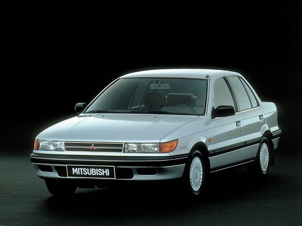 Mitsubishi Mirage III, Седан: фото поколения
