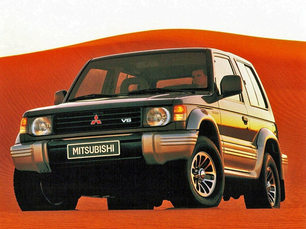 Mitsubishi Montero II, вид сбоку