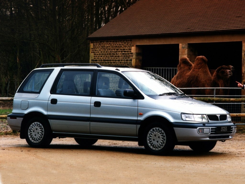 Mitsubishi Space Wagon II
