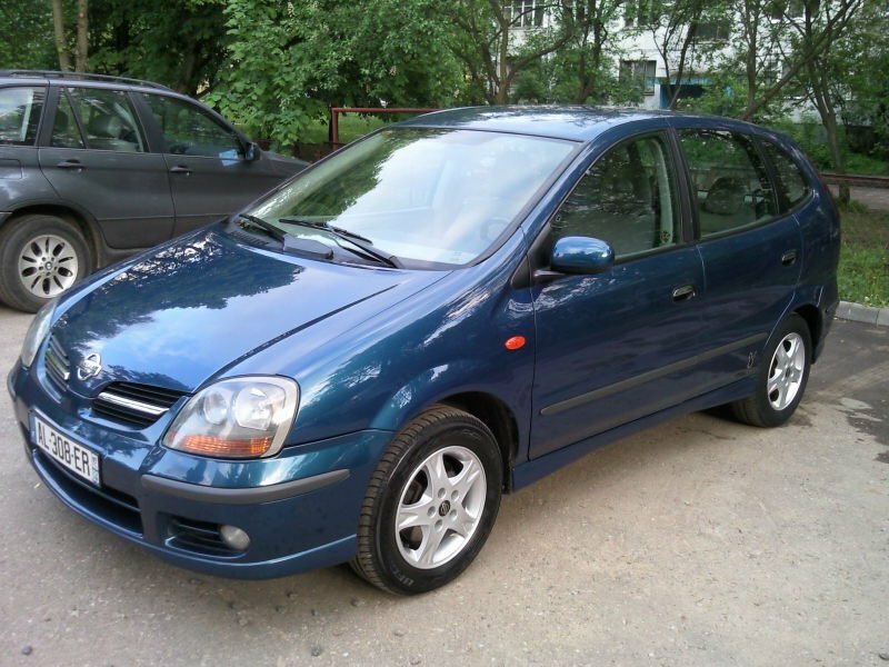 Nissan Almera Tino I