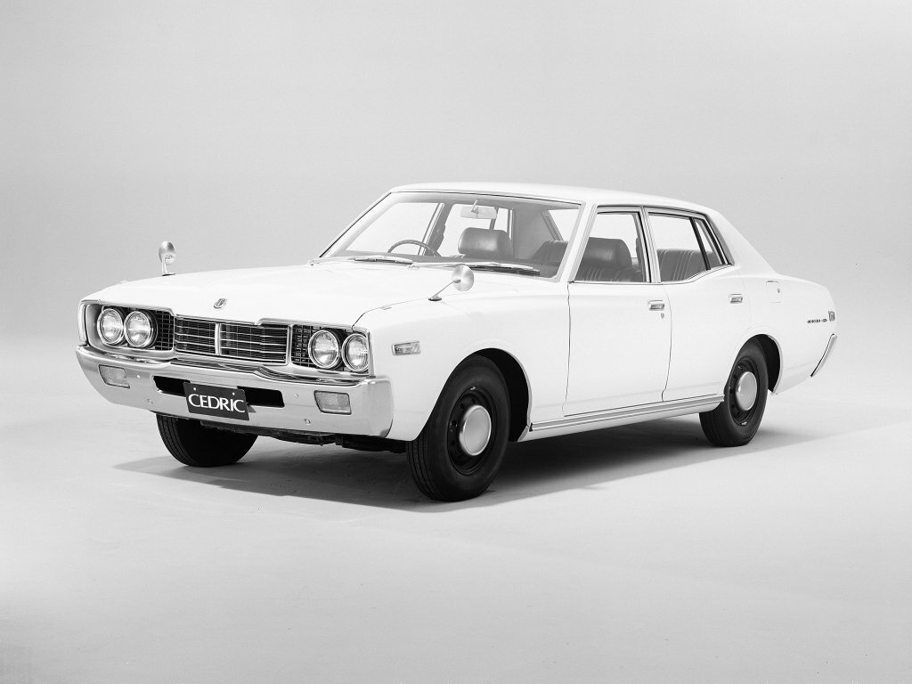 Nissan Cedric IV (330)