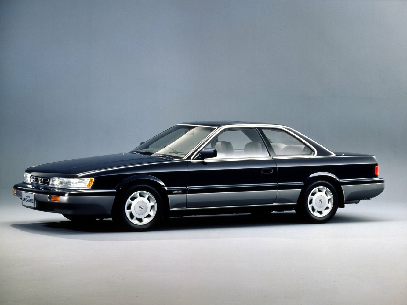 Nissan Leopard II (F31)
