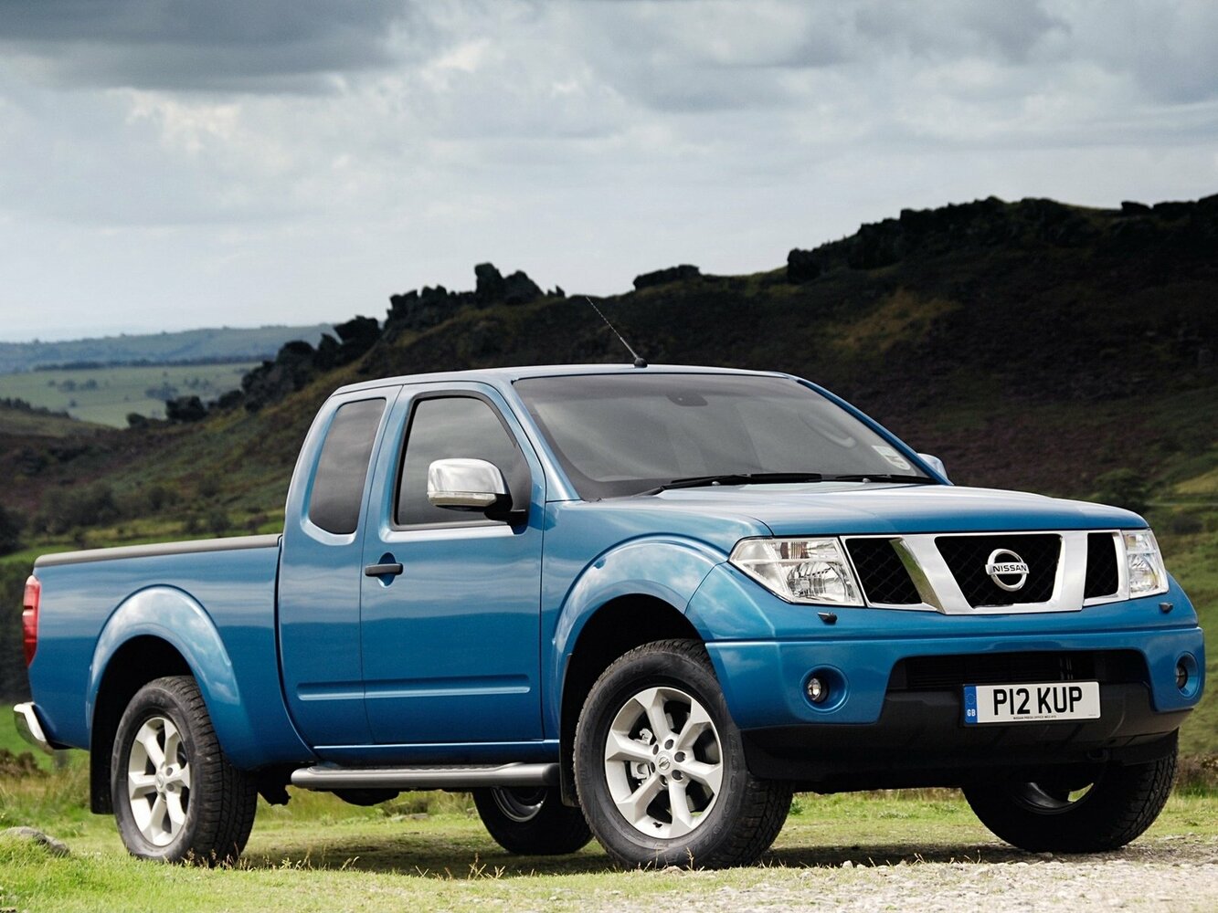 Nissan Navara (Frontier) III (D40), вид сбоку