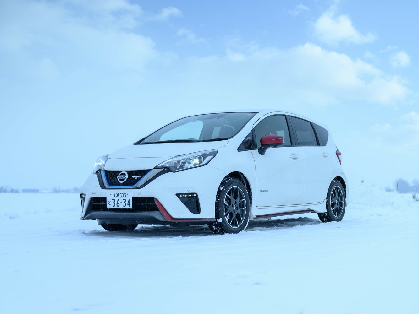 Nissan Note II Рестайлинг, Хэтчбек 5 дв. Nismo: фото поколения