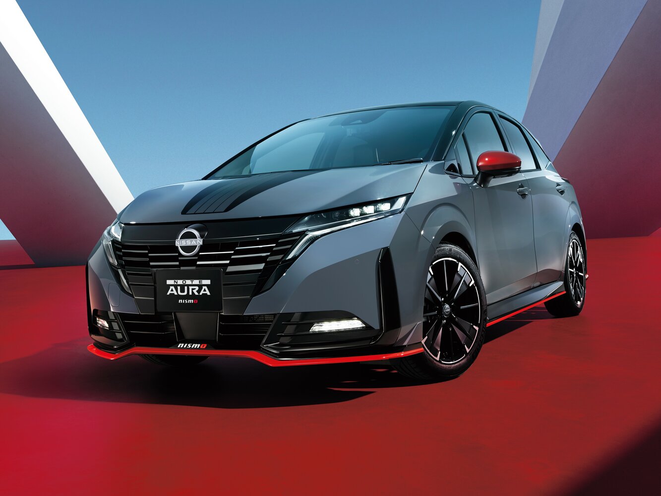 Nissan Note III Рестайлинг, Хэтчбек 5 дв. Aura Nismo: фото поколения