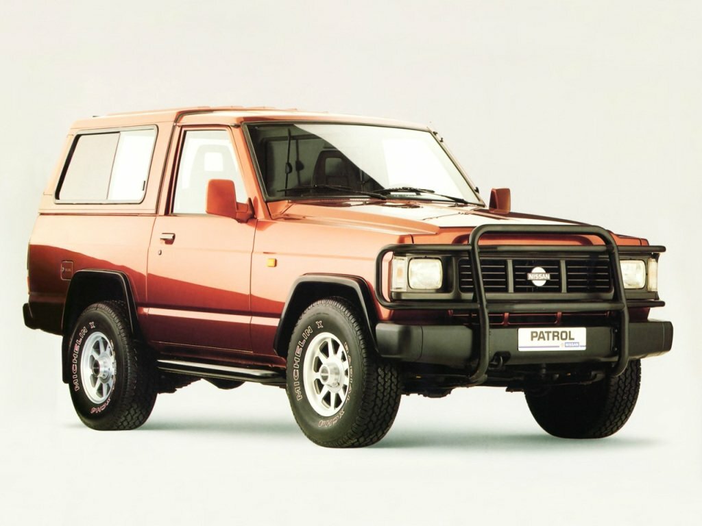 Nissan Patrol III (K160, K260), вид сбоку