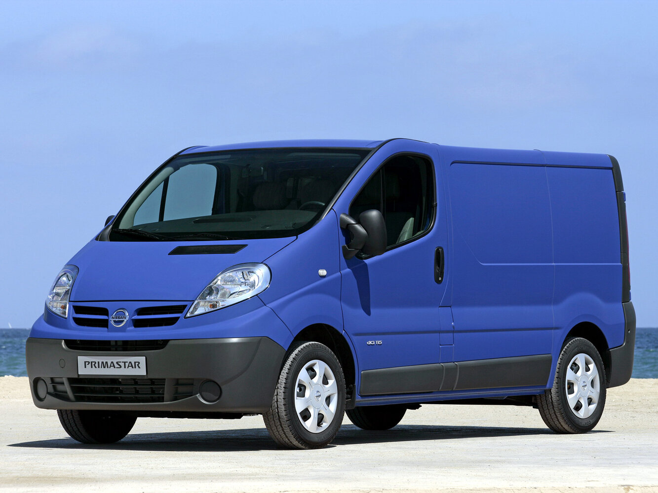 Nissan Primastar I Рестайлинг, вид сбоку
