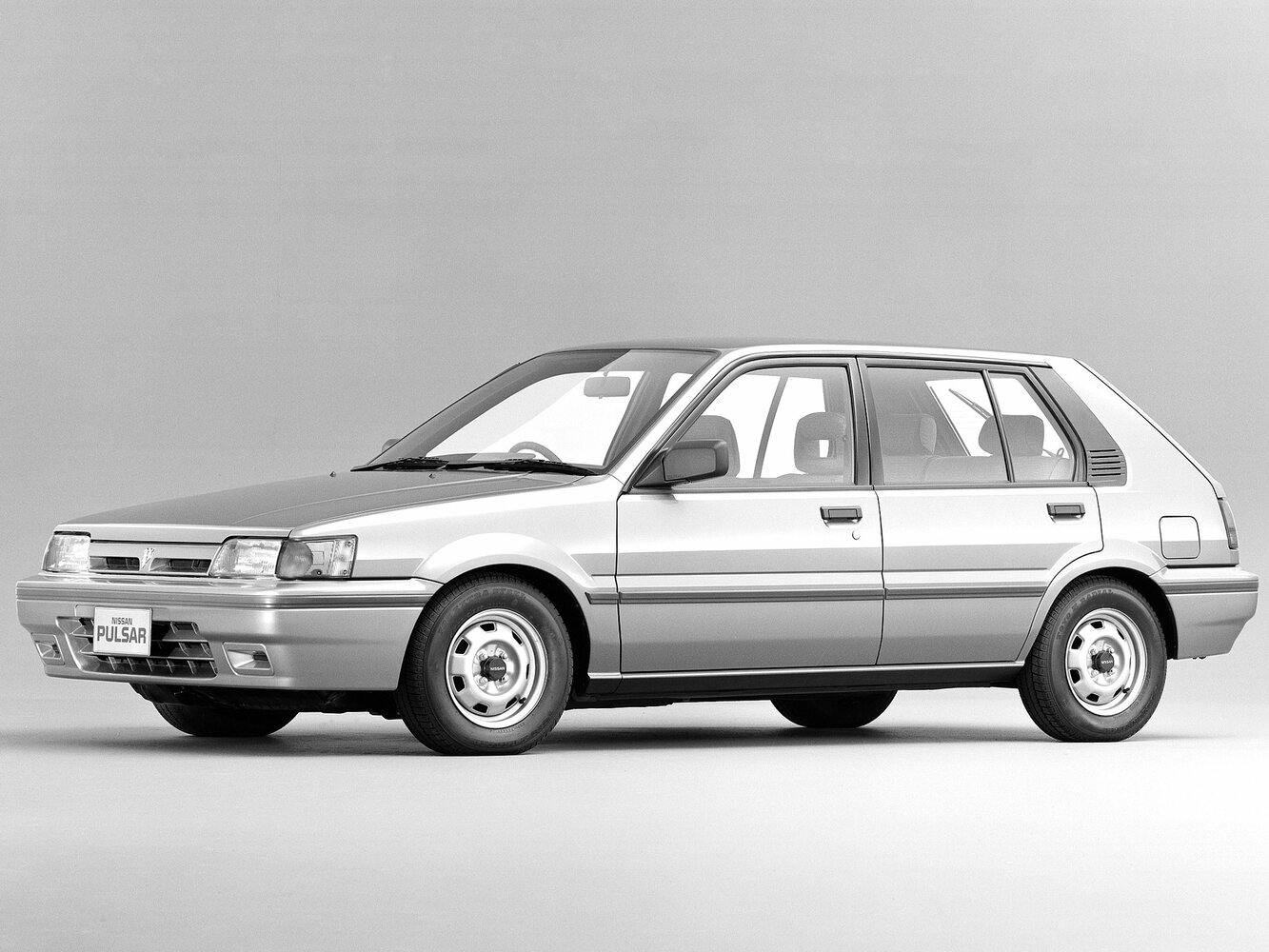 Nissan Pulsar IV (N14), Хэтчбек 5 дв.: фото поколения