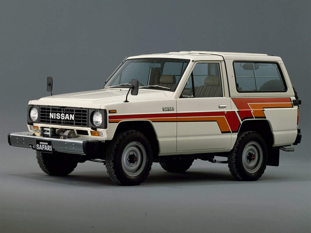 Nissan Safari III (160), вид сбоку