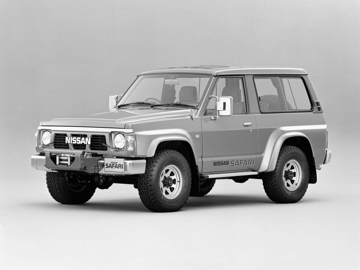 Nissan Safari IV (Y60), вид сбоку